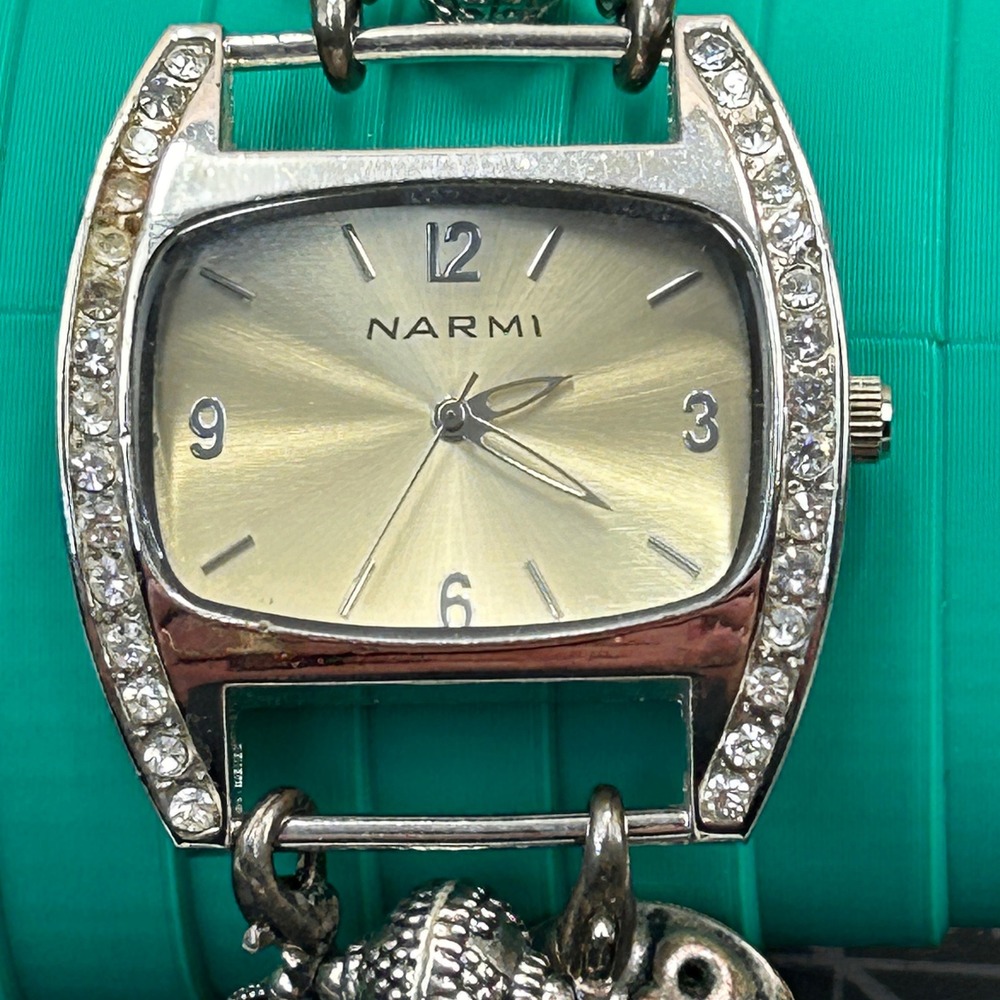 Narmi Womens‎ Crystal Bezel Beaded Stretch Bracelet Watch Silver Tone Boho 32mm